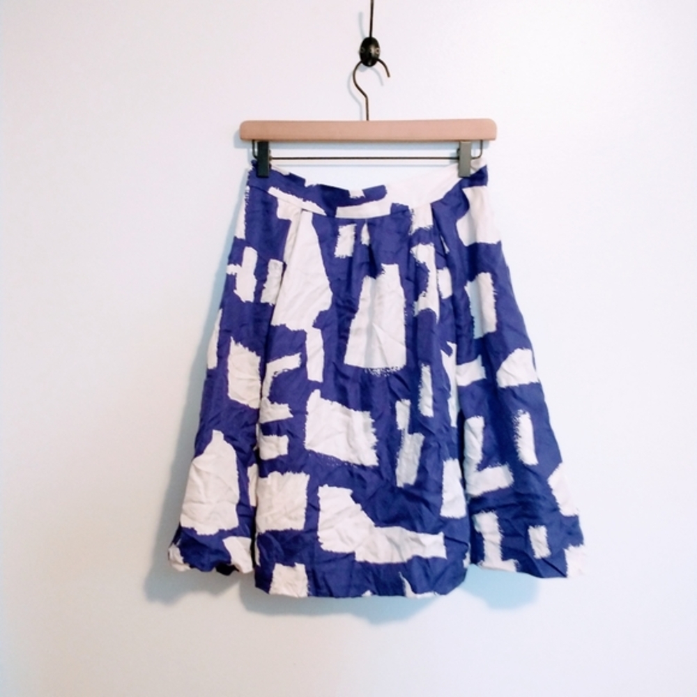 Kate Spade skirt the rules silk high waisted pleated skirt. Has a built in lini